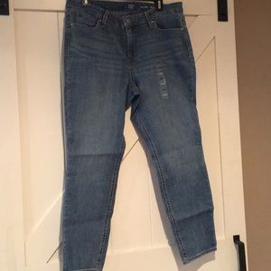 Women’s skinny leg jeans